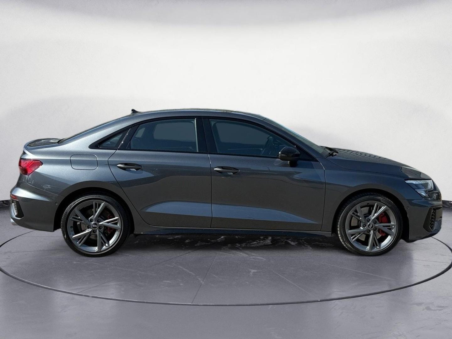 Bild über Audi S3 Limousine TFSI quattro S tronic - für weitere Informationen kontaktieren Sie den Audi Partner