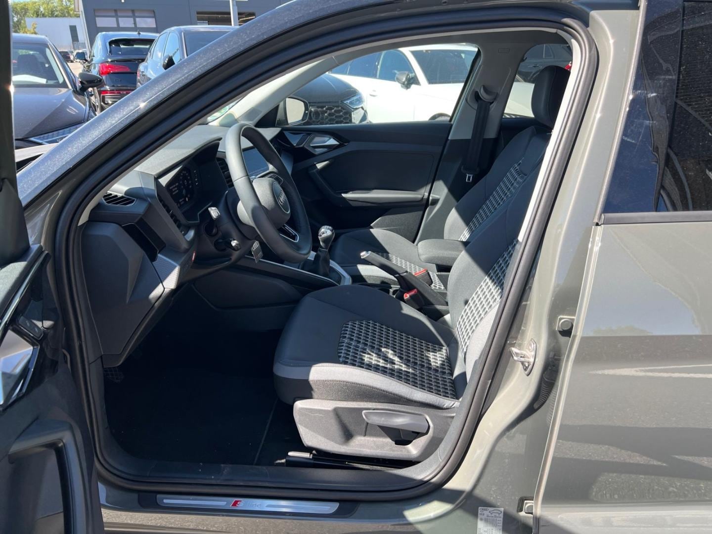 Bild über Audi A1 Sportback S line 30 TFSI Schaltgetriebe - für weitere Informationen kontaktieren Sie den Audi Partner