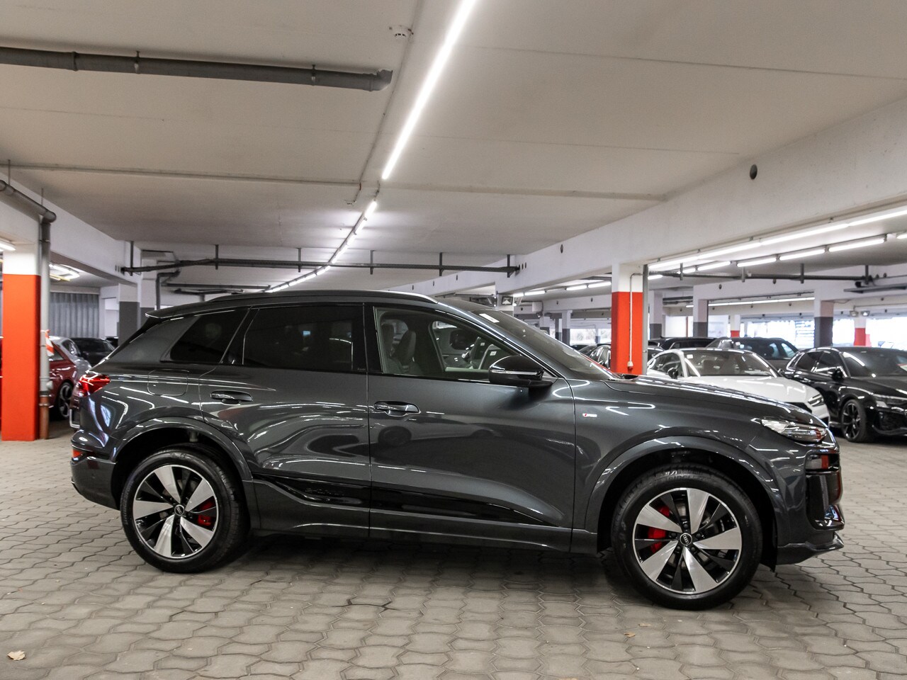 Image about Audi Q6 SUV e-tron e-tron quattro