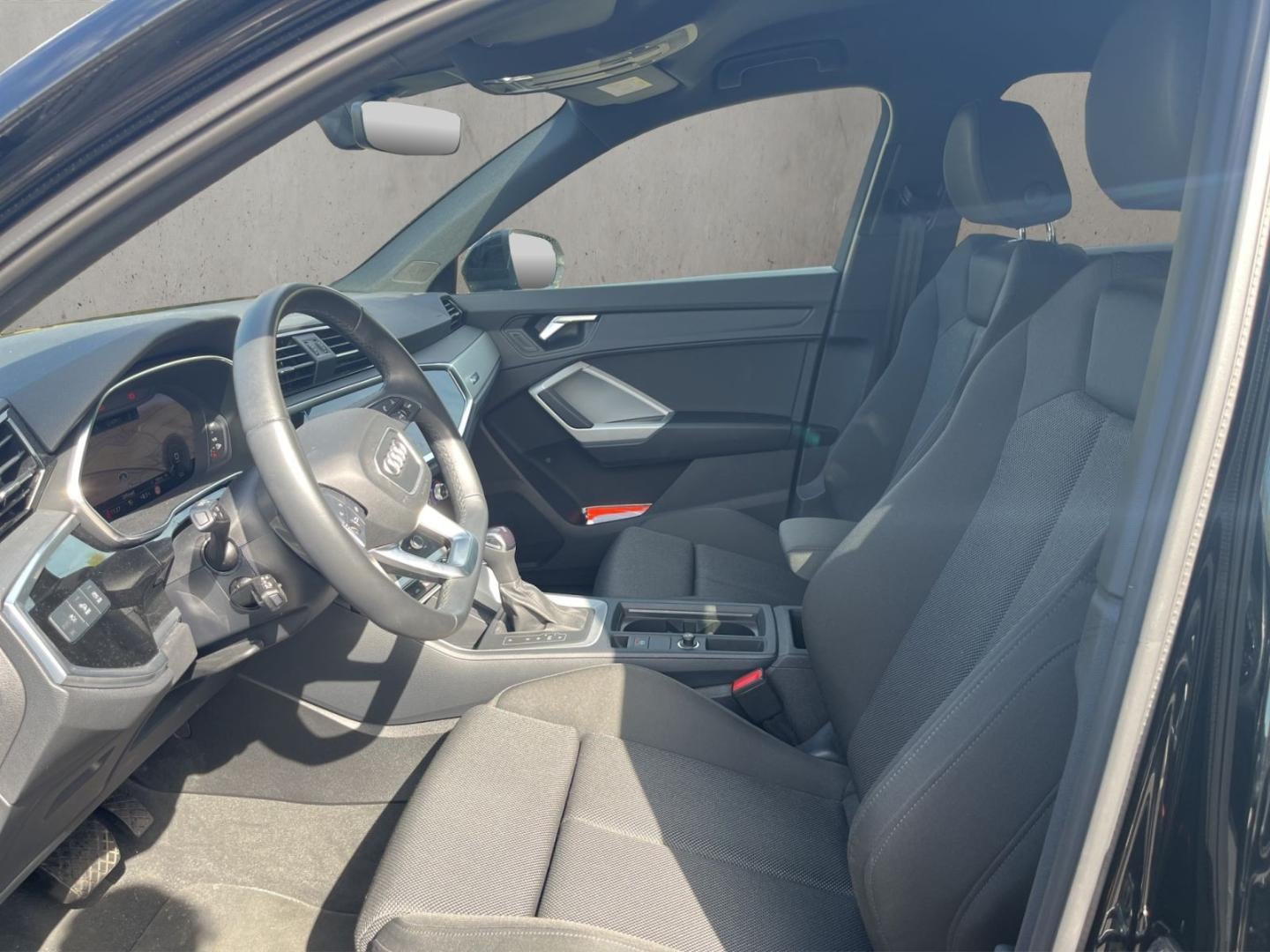 Bild über Audi Q3 TFSI e 45 TFSI e S tronic - für weitere Informationen kontaktieren Sie den Audi Partner