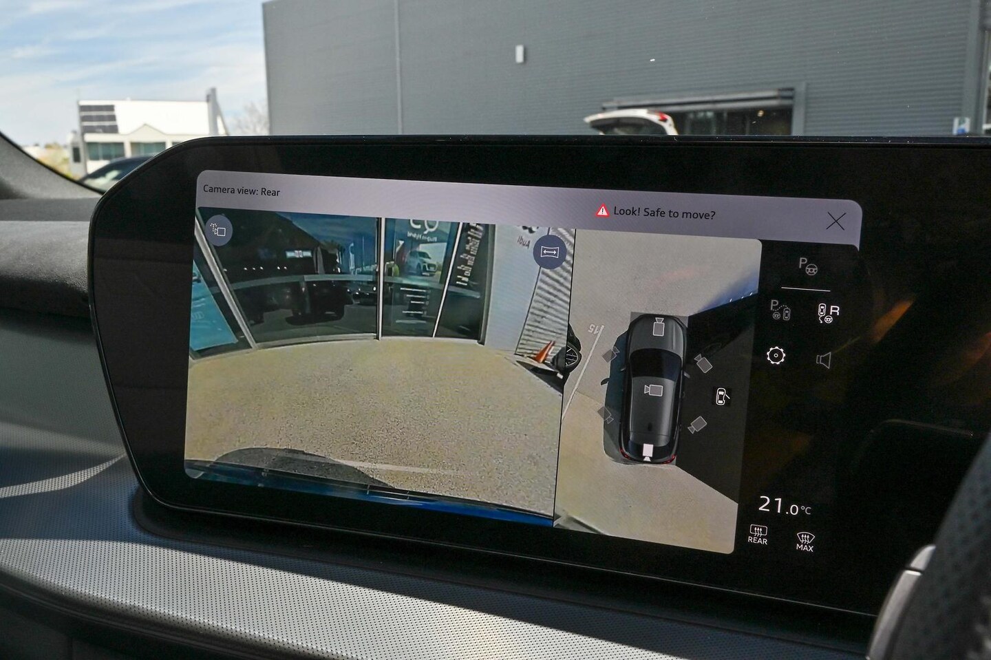 Image about Audi Q3 Sportback TFSI quattro 195 kW