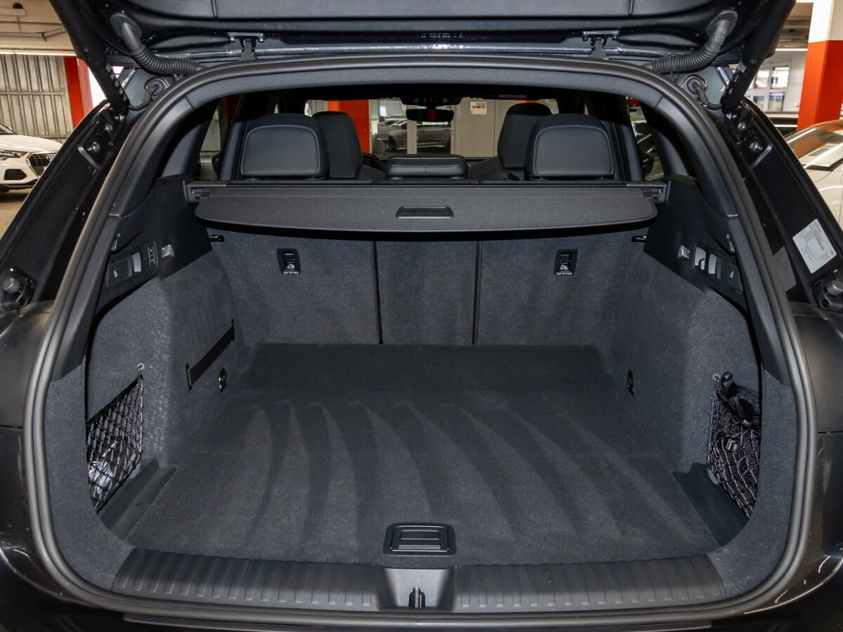 Image about Audi Q6 SUV e-tron e-tron quattro