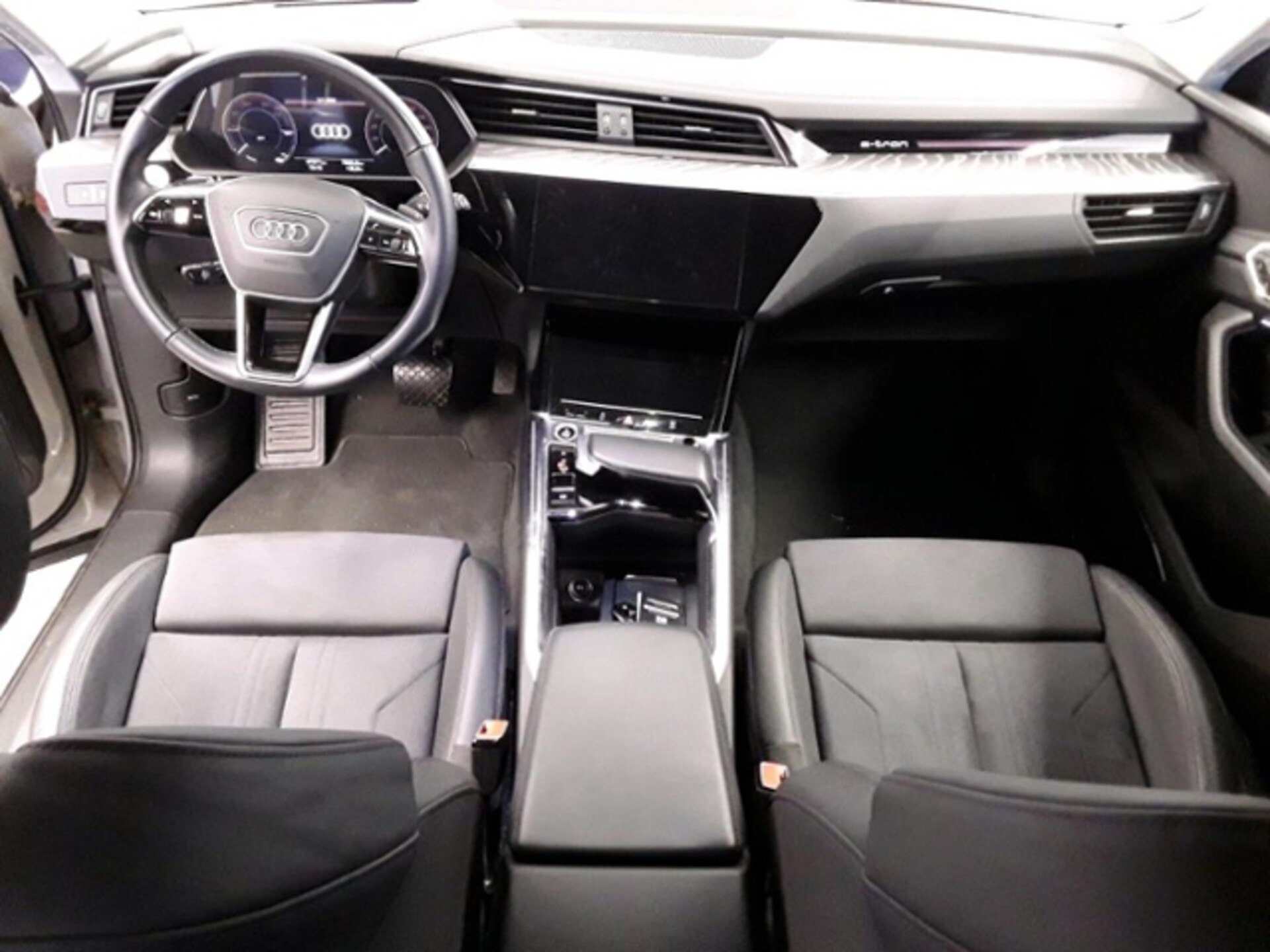 Audi e-tron S line