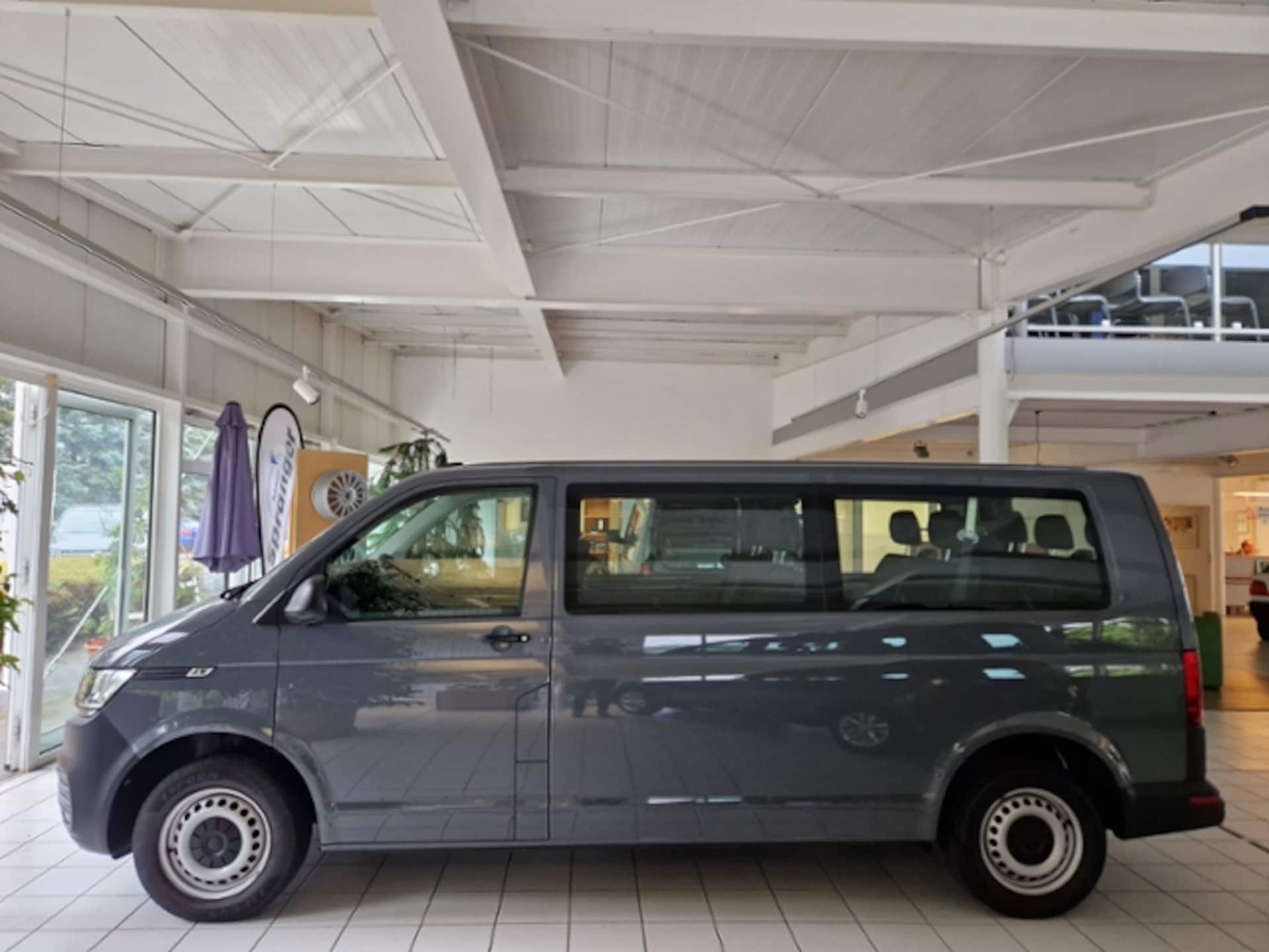 Volkswagen T6.1 Transporter Kombi langer Radstand