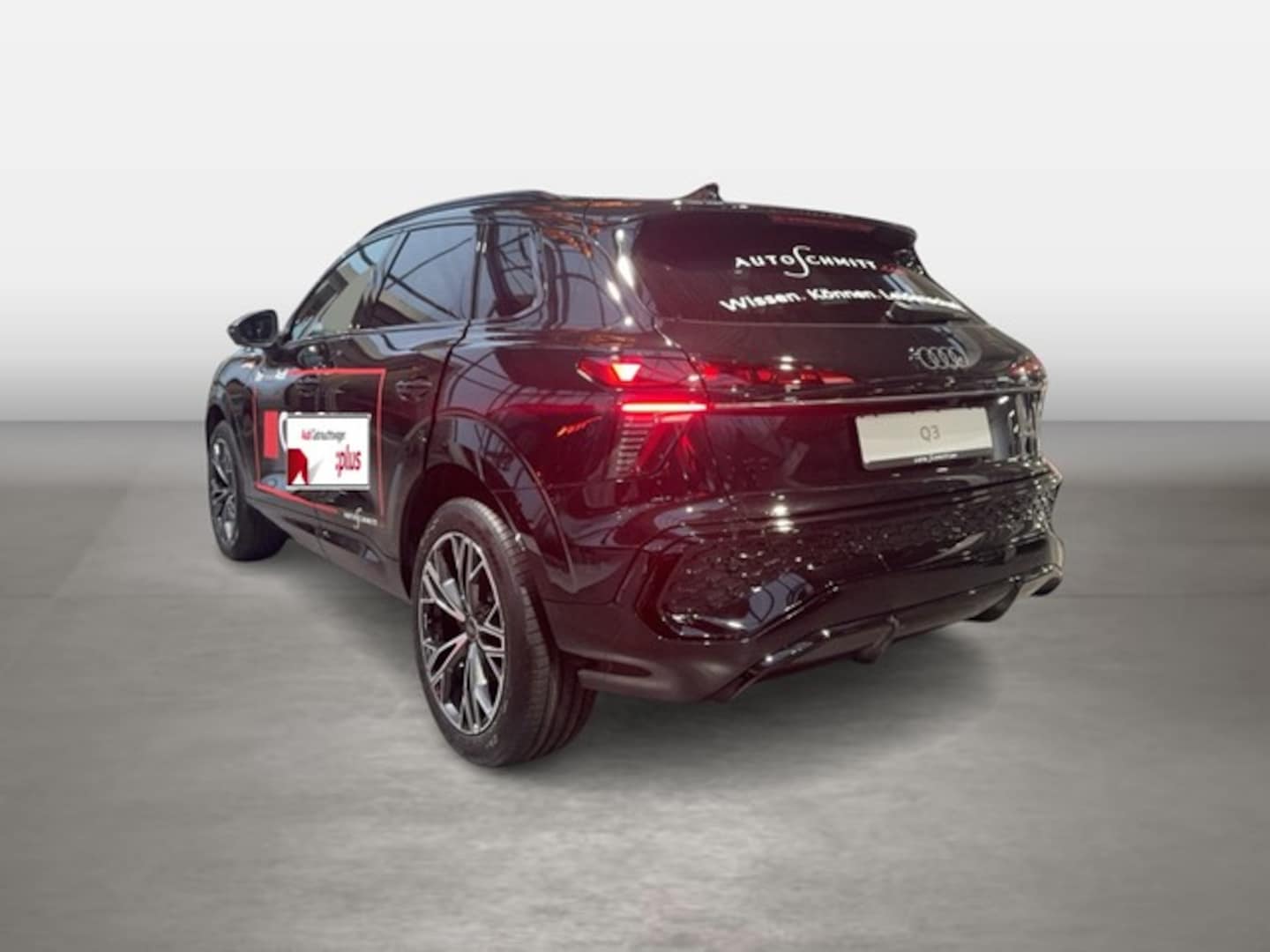 Bild über Audi Q3 SUV TFSI quattro 195 kW S tronic - für weitere Informationen kontaktieren Sie den Audi Partner