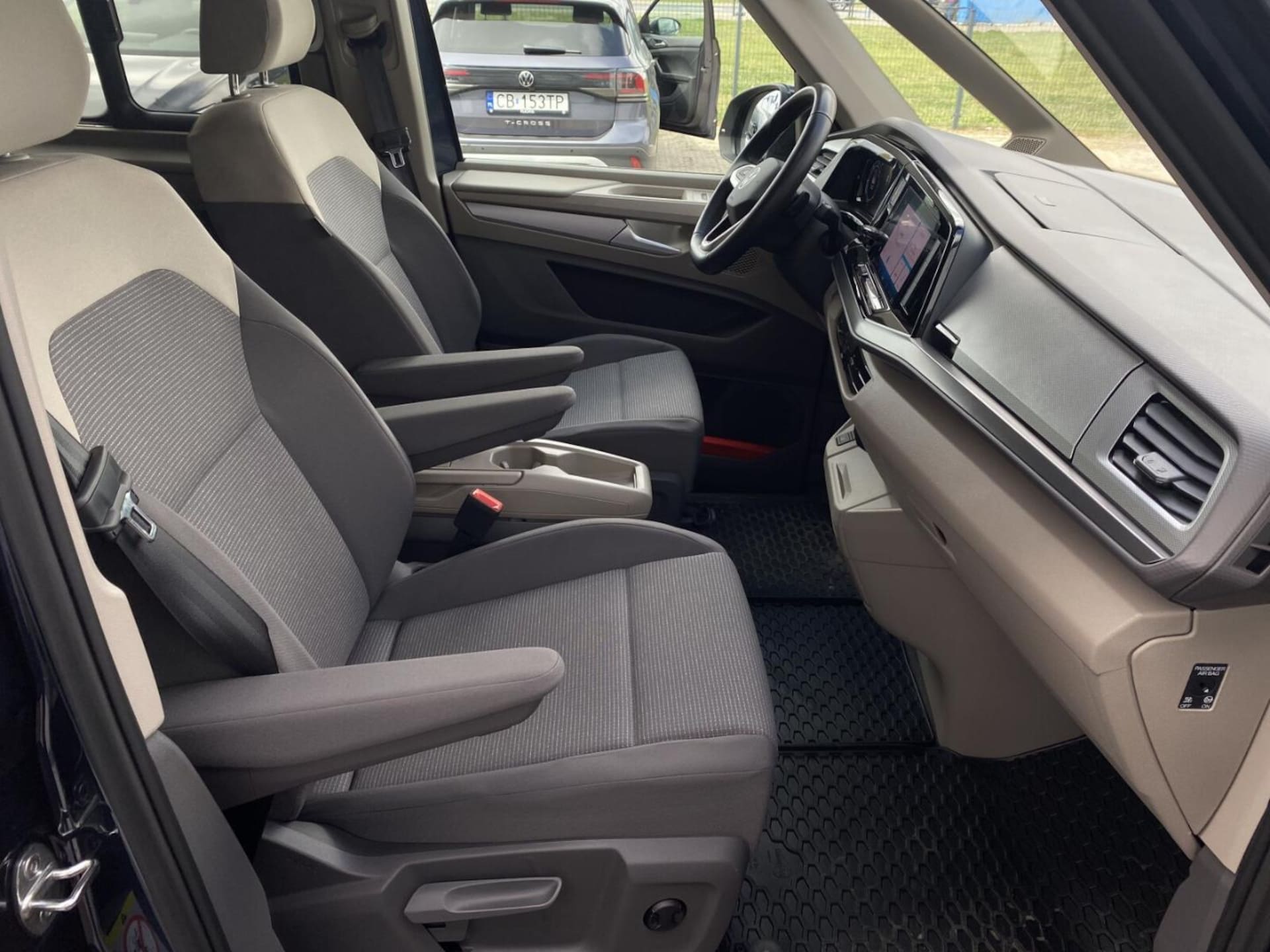 Volkswagen Multivan długi rozstaw osi Model bazowy
