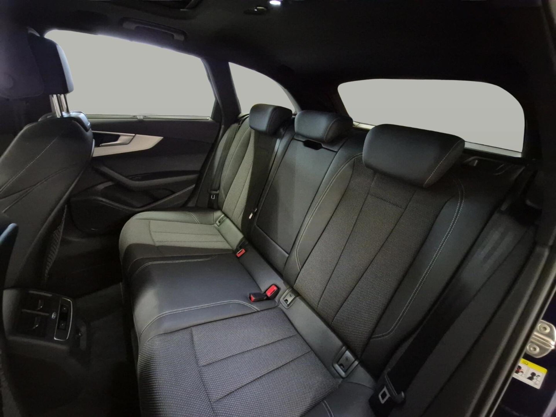 Audi A4 Avant S line