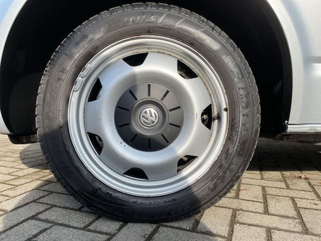 Volkswagen T6.1 Caravelle larger