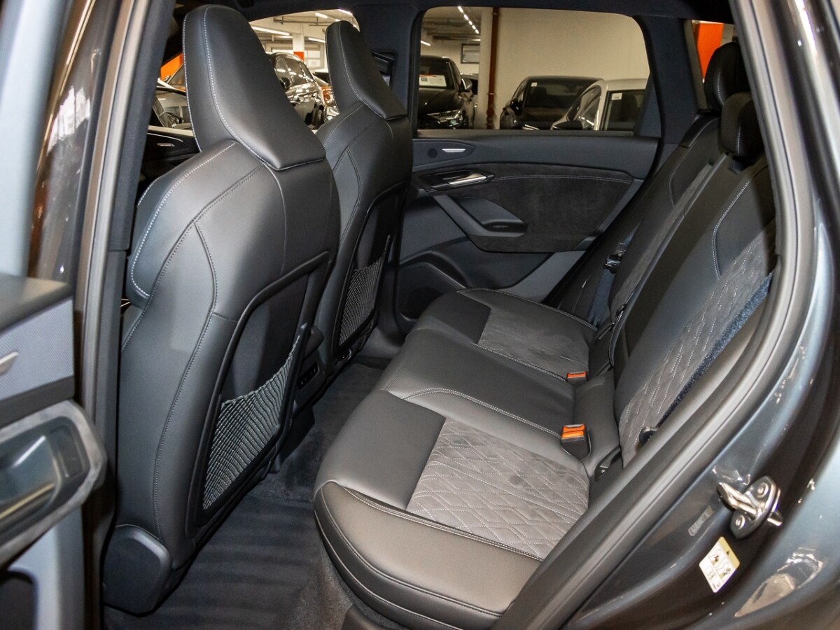 Image about Audi Q6 SUV e-tron e-tron quattro
