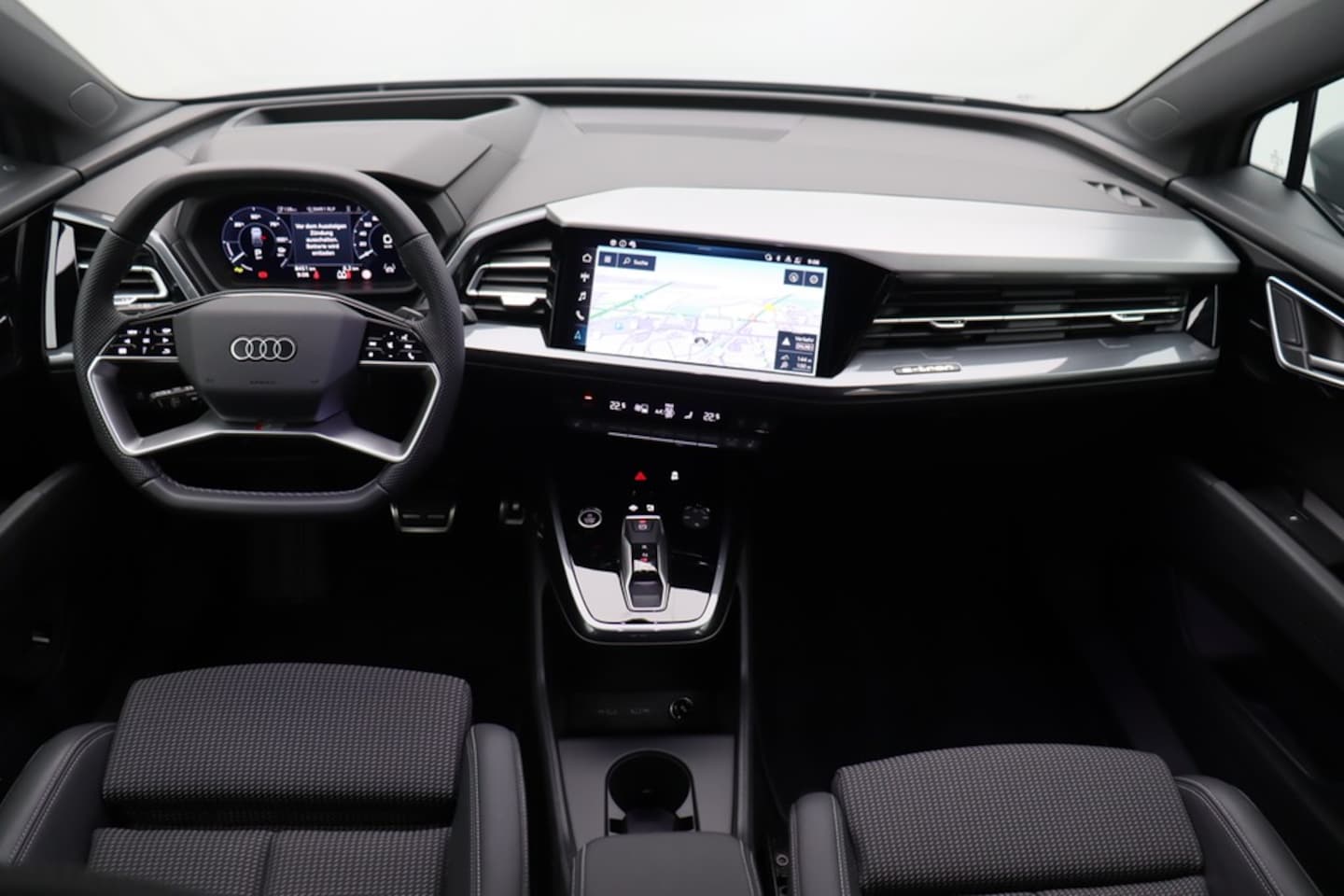 Bild über Audi Q4 e-tron 40 e-tron - für weitere Informationen kontaktieren Sie den Audi Partner