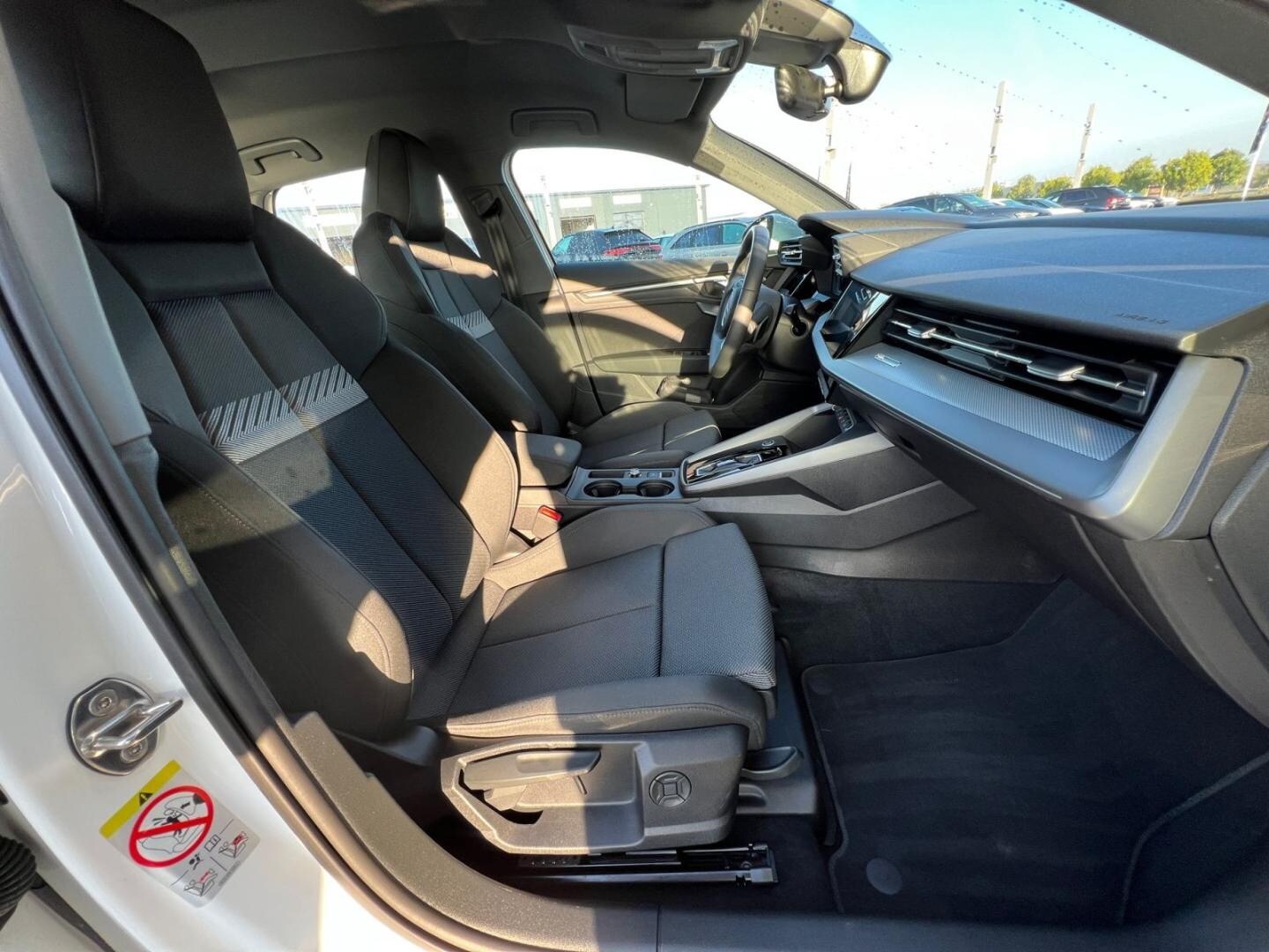 Bild über Audi A3 Sportback 30 TFSI S tronic - für weitere Informationen kontaktieren Sie den Audi Partner