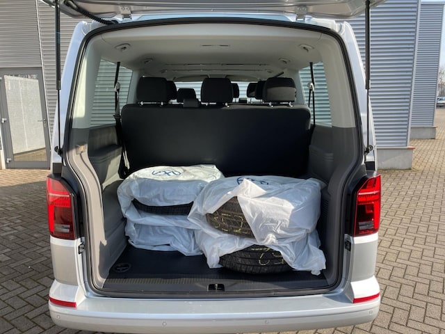 Volkswagen T6.1 Caravelle larger