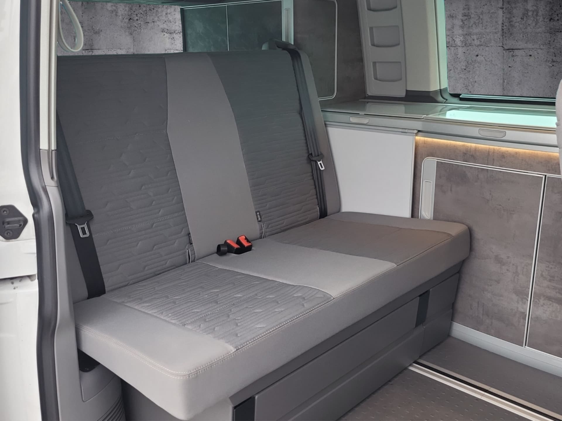 Volkswagen T6.1 California Ocean