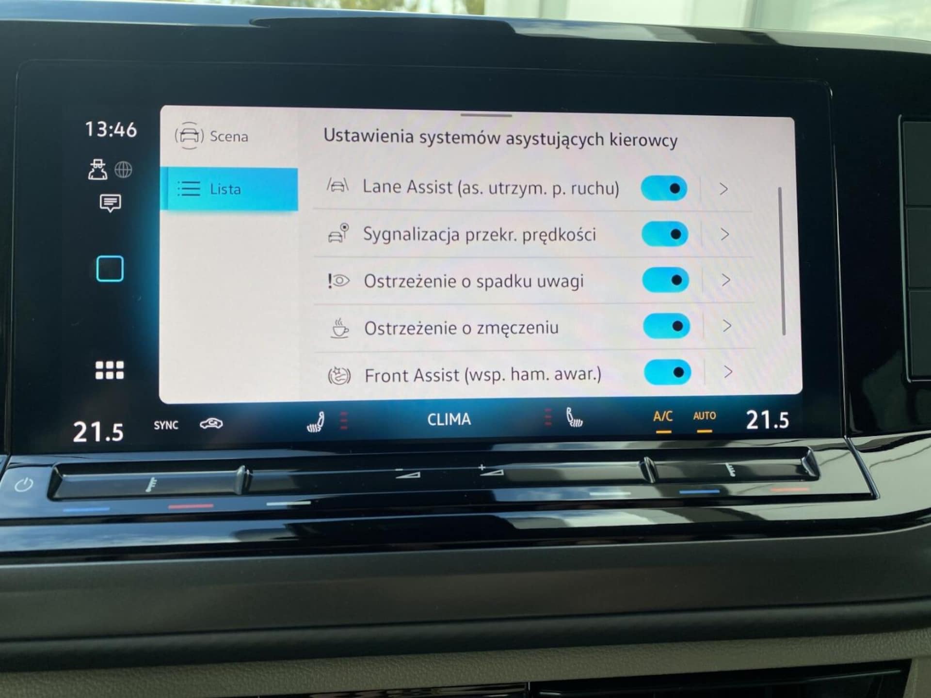 Volkswagen Multivan długi rozstaw osi Model bazowy