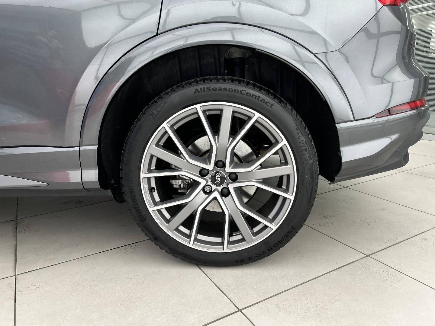 Image about Audi Q3 TFSI e S line 45 TFSI e 180 kW (245 ch) S tronic