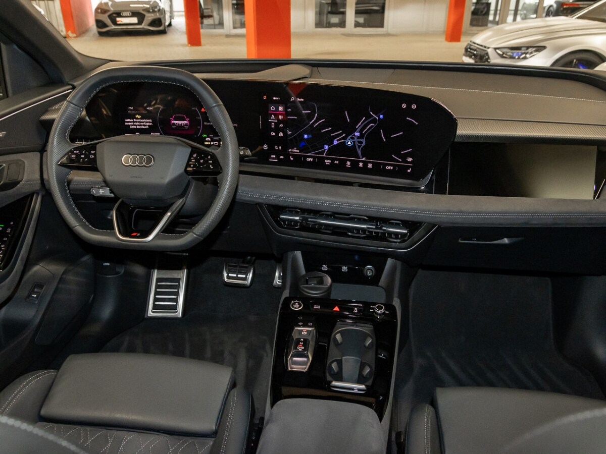 Image about Audi Q6 SUV e-tron e-tron quattro