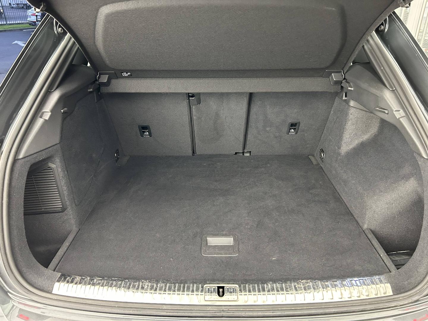 Image about Audi Q3 TFSI e S line 45 TFSI e 180 kW (245 ch) S tronic