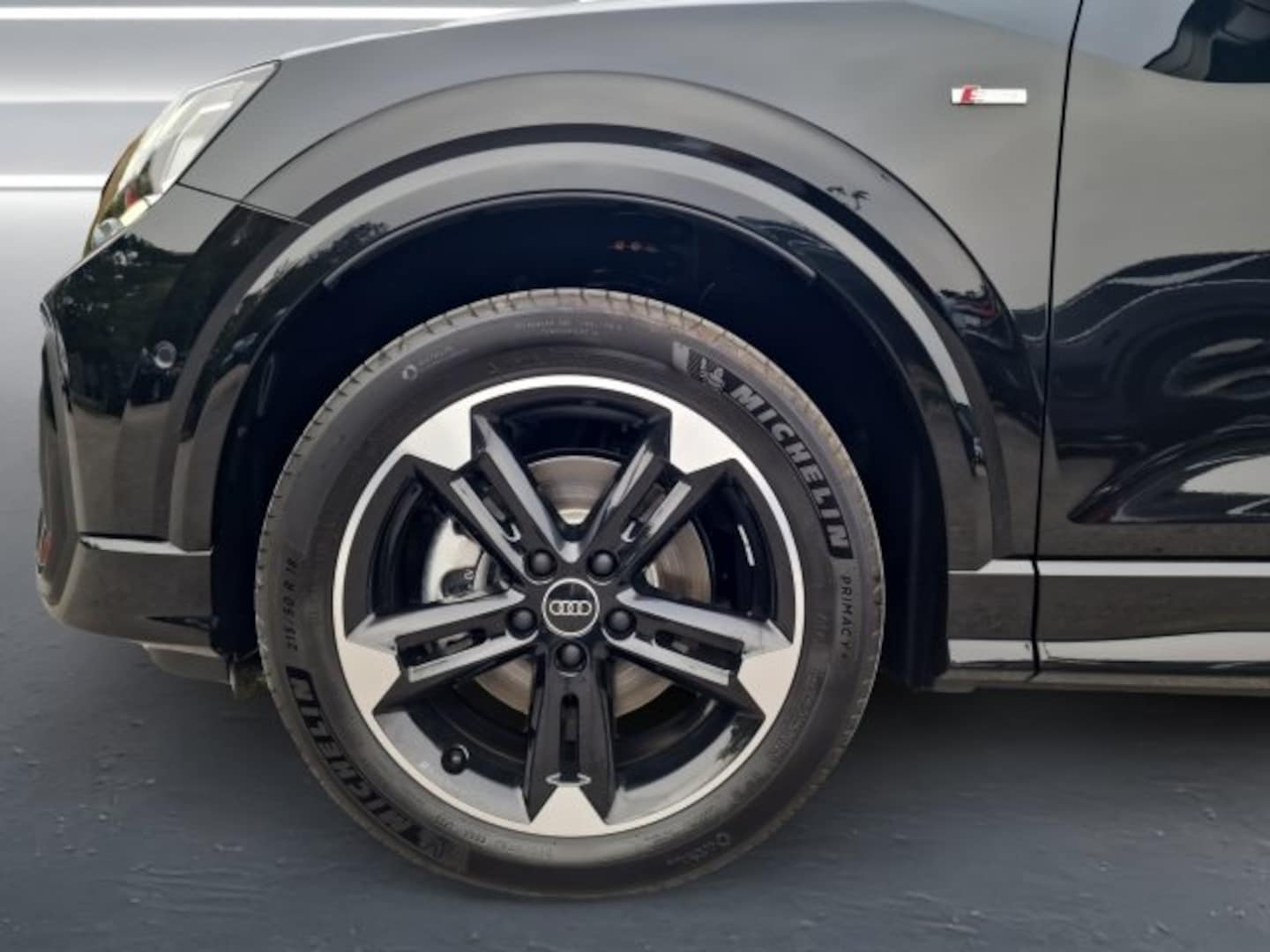 Bild über Audi Q2 S line 35 TDI S tronic - für weitere Informationen kontaktieren Sie den Audi Partner