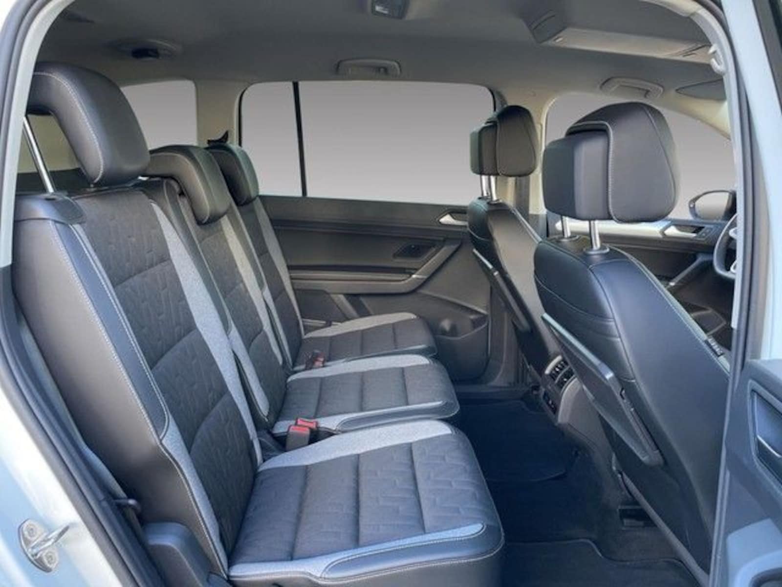 Volkswagen Touran – Bild 14