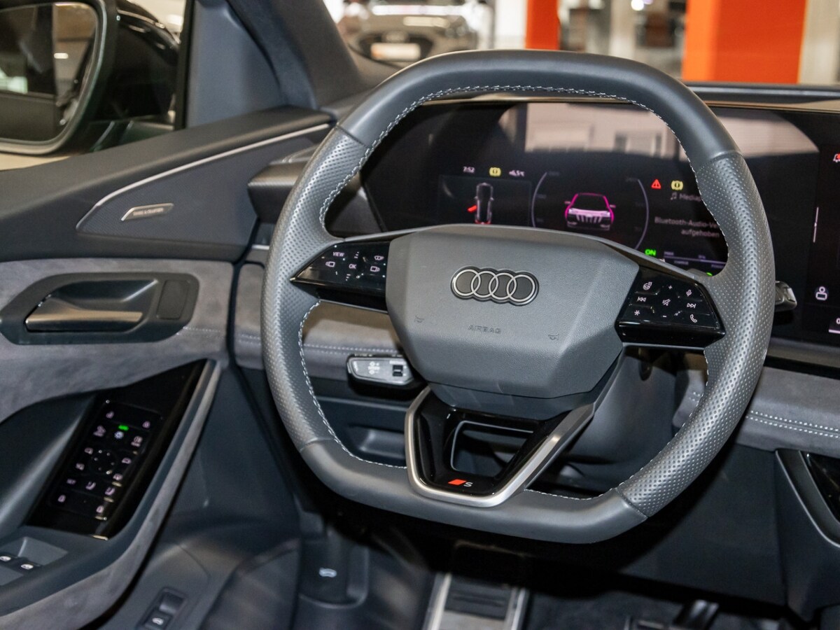 Image about Audi Q6 SUV e-tron e-tron quattro