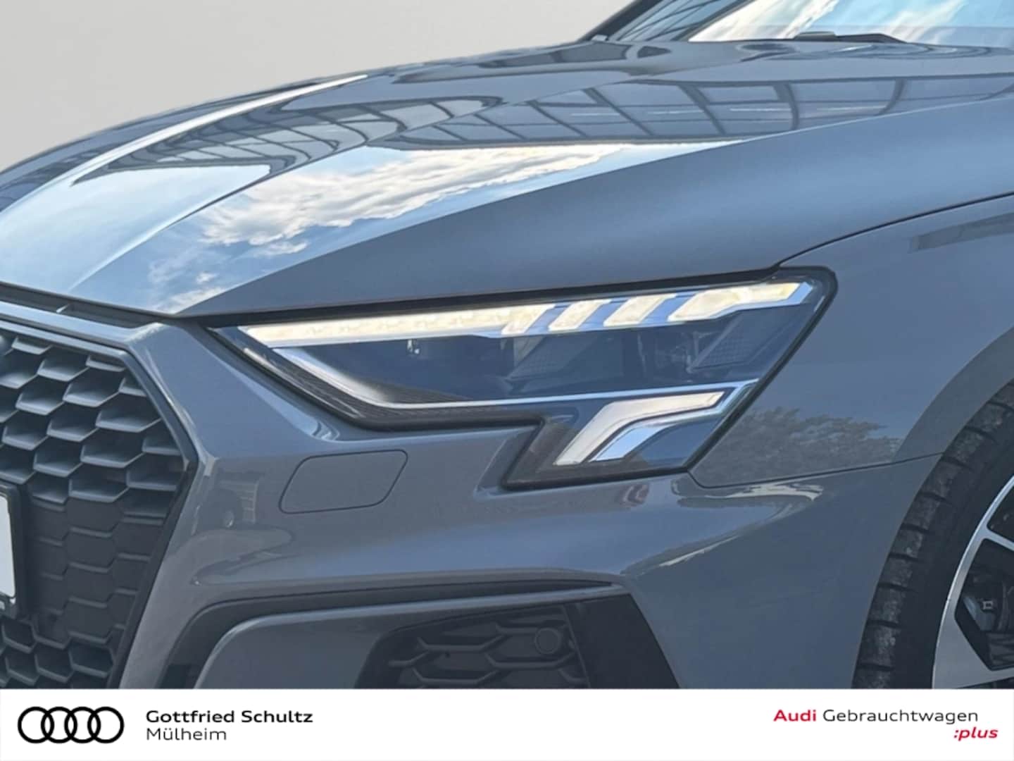 Bild über Audi A3 Limousine S line 35 TFSI S tronic - für weitere Informationen kontaktieren Sie den Audi Partner