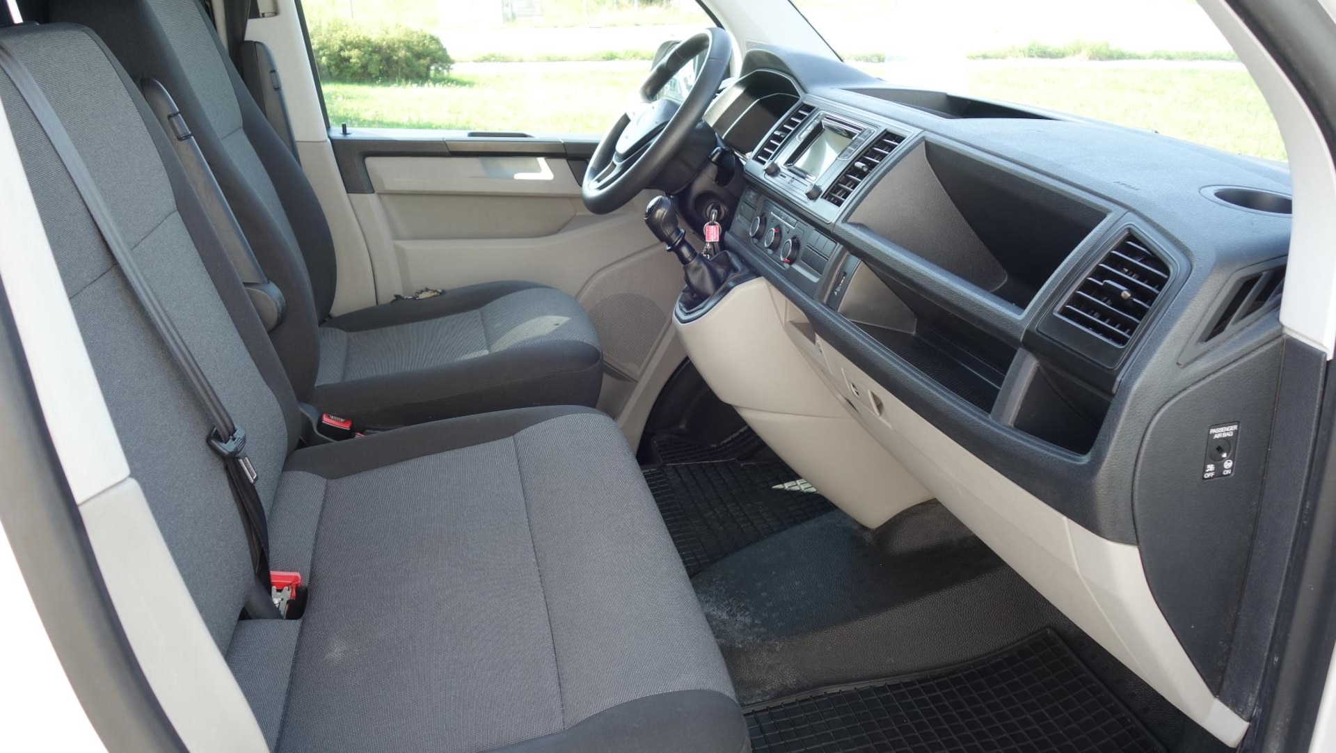 Volkswagen T6 Transporter Kasten kurzer Radstand