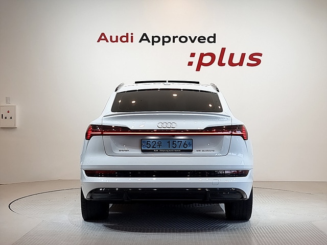 Audi e-tron Sportback 5