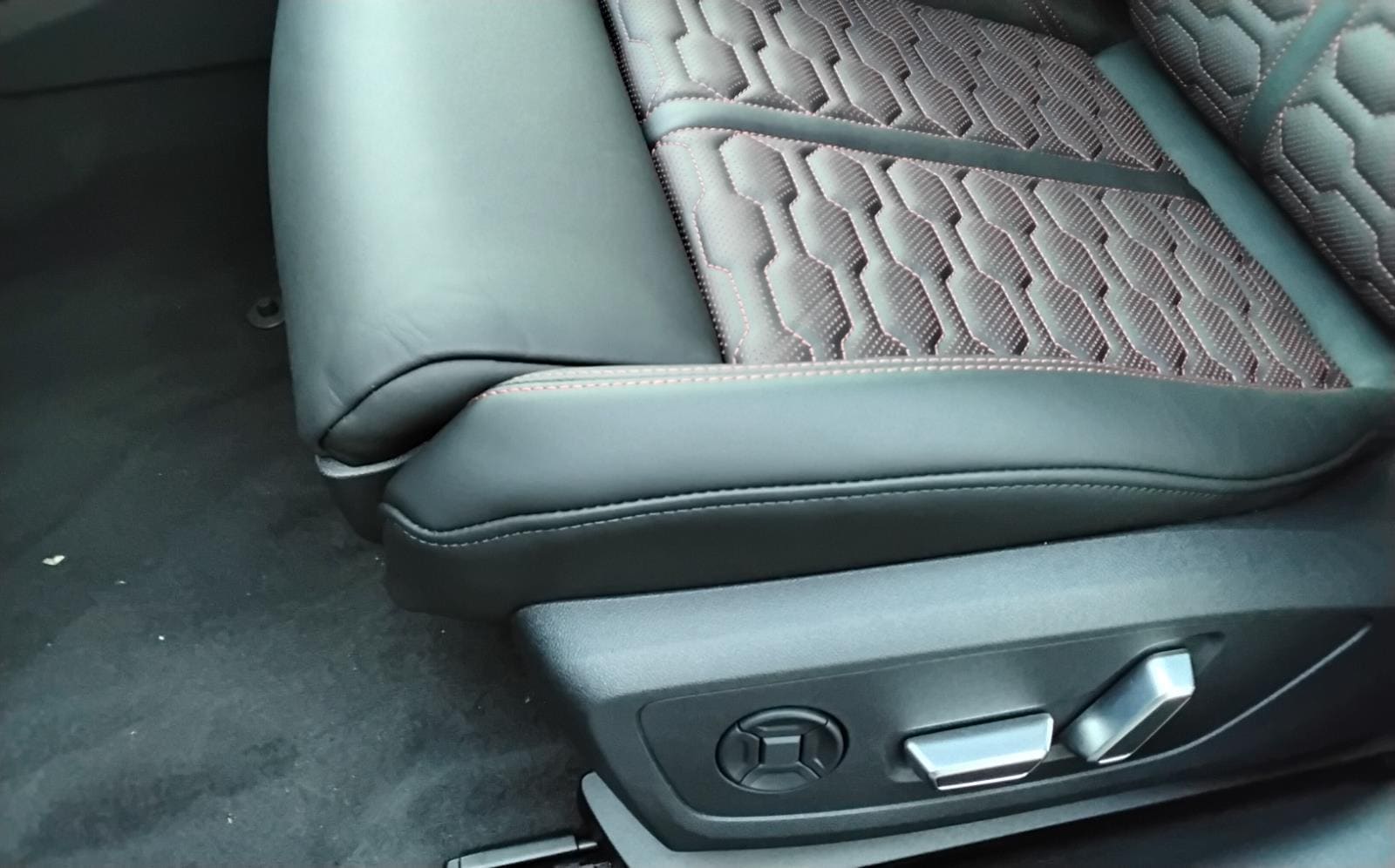 2026 Audi RS 6 Avant Base - Photo 15