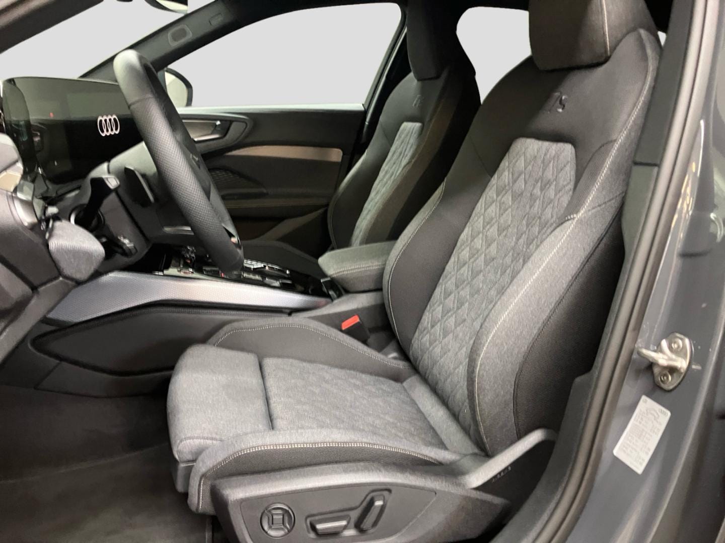 Bild über Audi A5 Avant TDI quattro 150 kW S tronic - für weitere Informationen kontaktieren Sie den Audi Partner