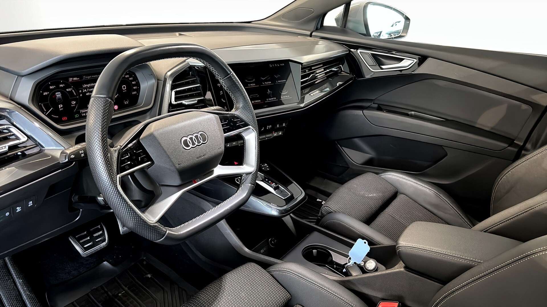 Bild som visar&nbsp;Audi Q4 e-tron&nbsp;Q4 50 e-tron quattro Proline 220,00 kW - för mer information kontakta din Audi Partner