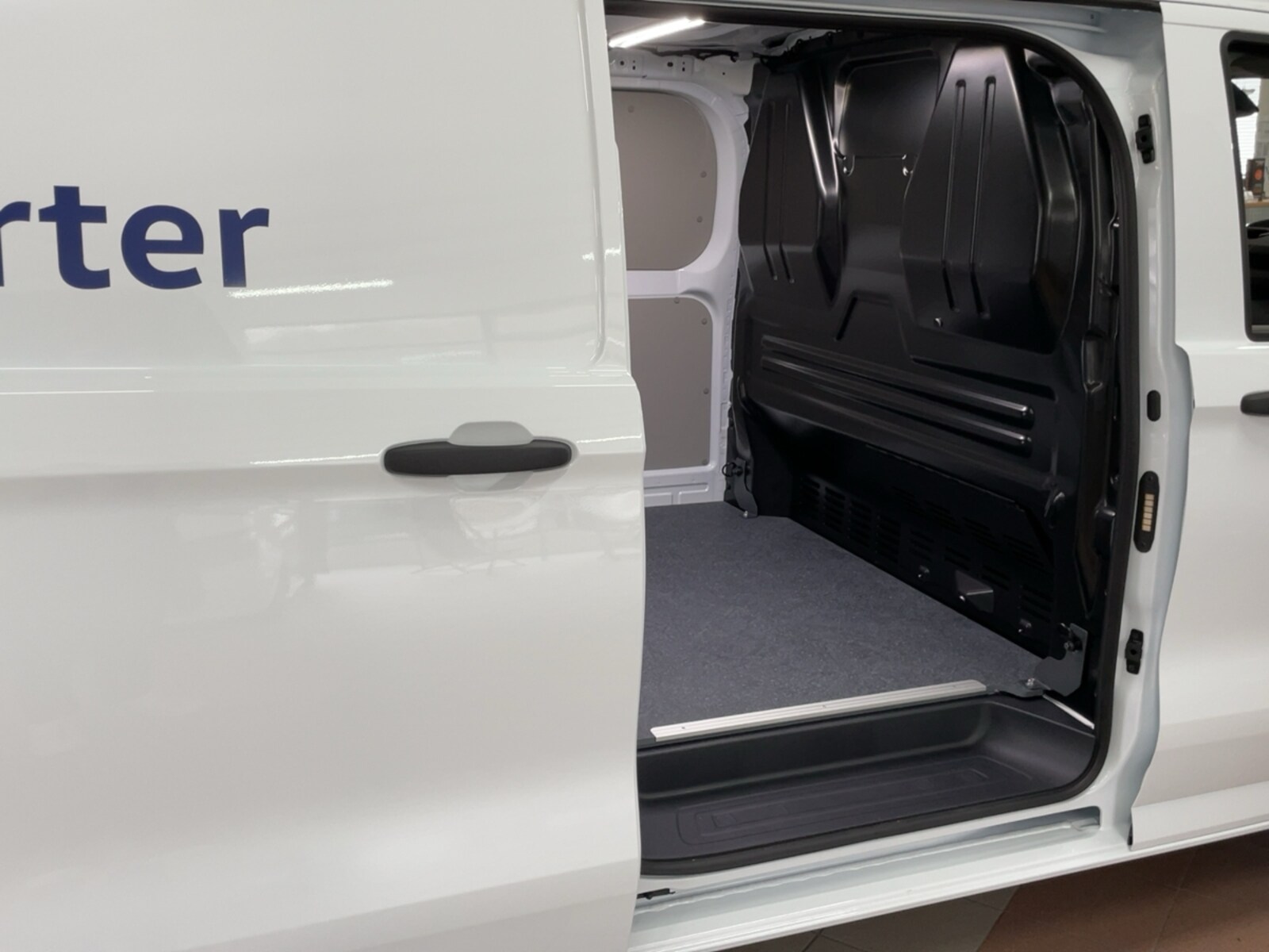 Volkswagen Transporter Kasten kurzer Radstand – Bild 8