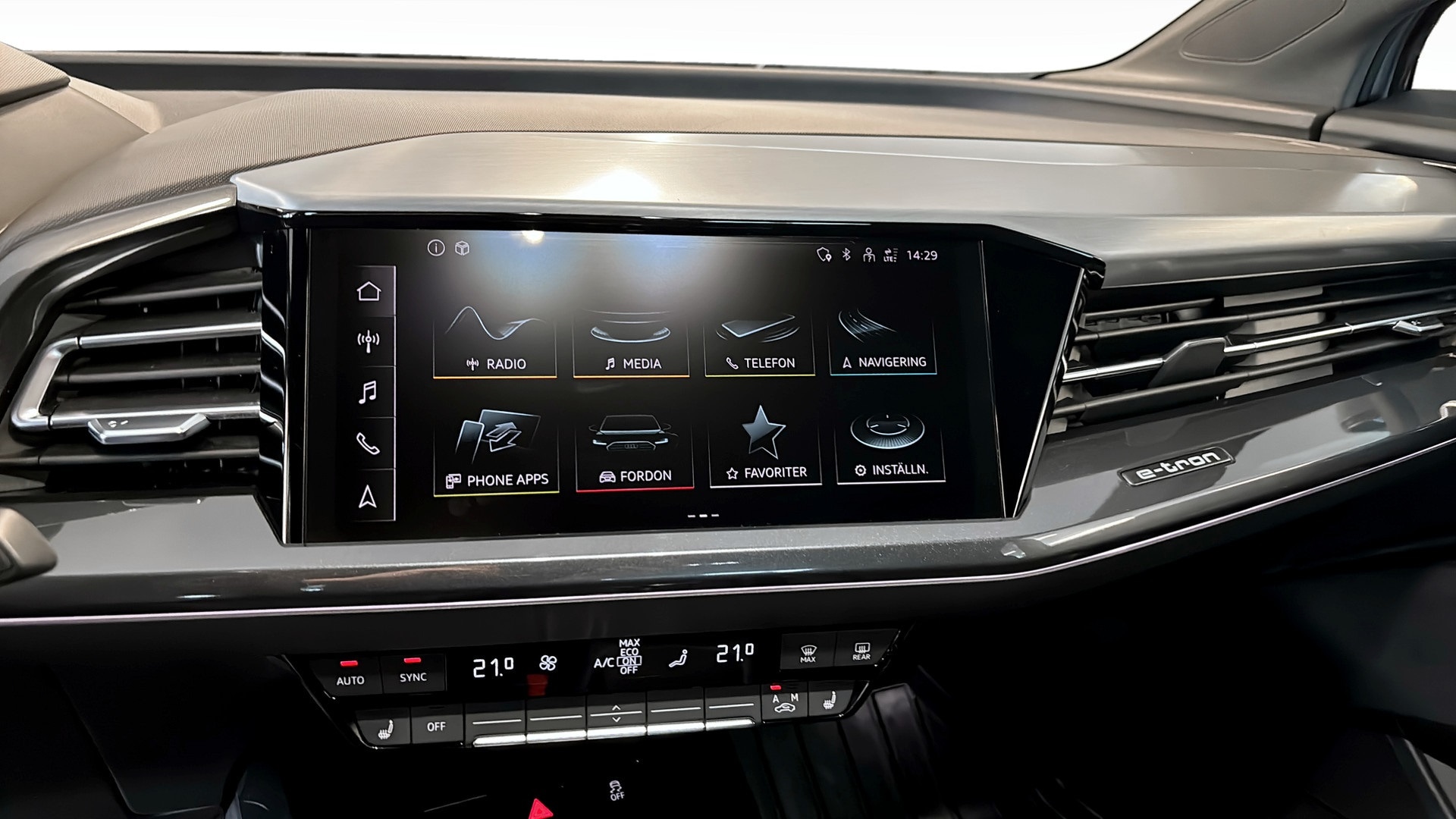 Bild som visar Audi Q4 e-tron Q4 50 e-tron quattro Proline 220,00 kW - för mer information kontakta din Audi Partner