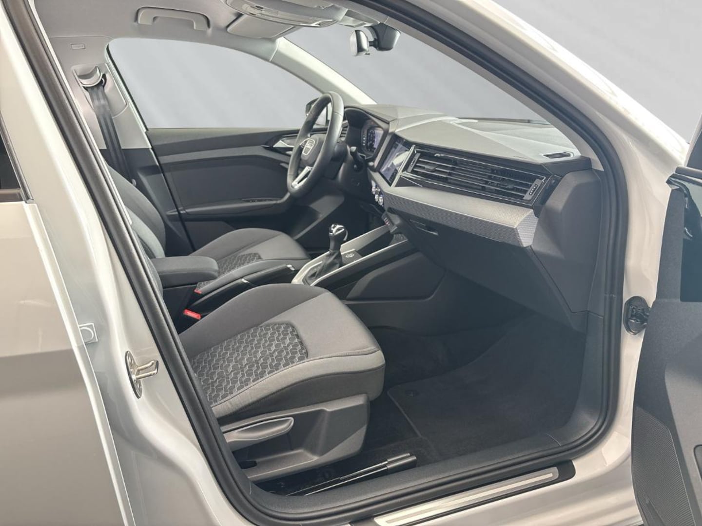 Bild über Audi A1 Sportback advanced 30 TFSI S tronic - für weitere Informationen kontaktieren Sie den Audi Partner