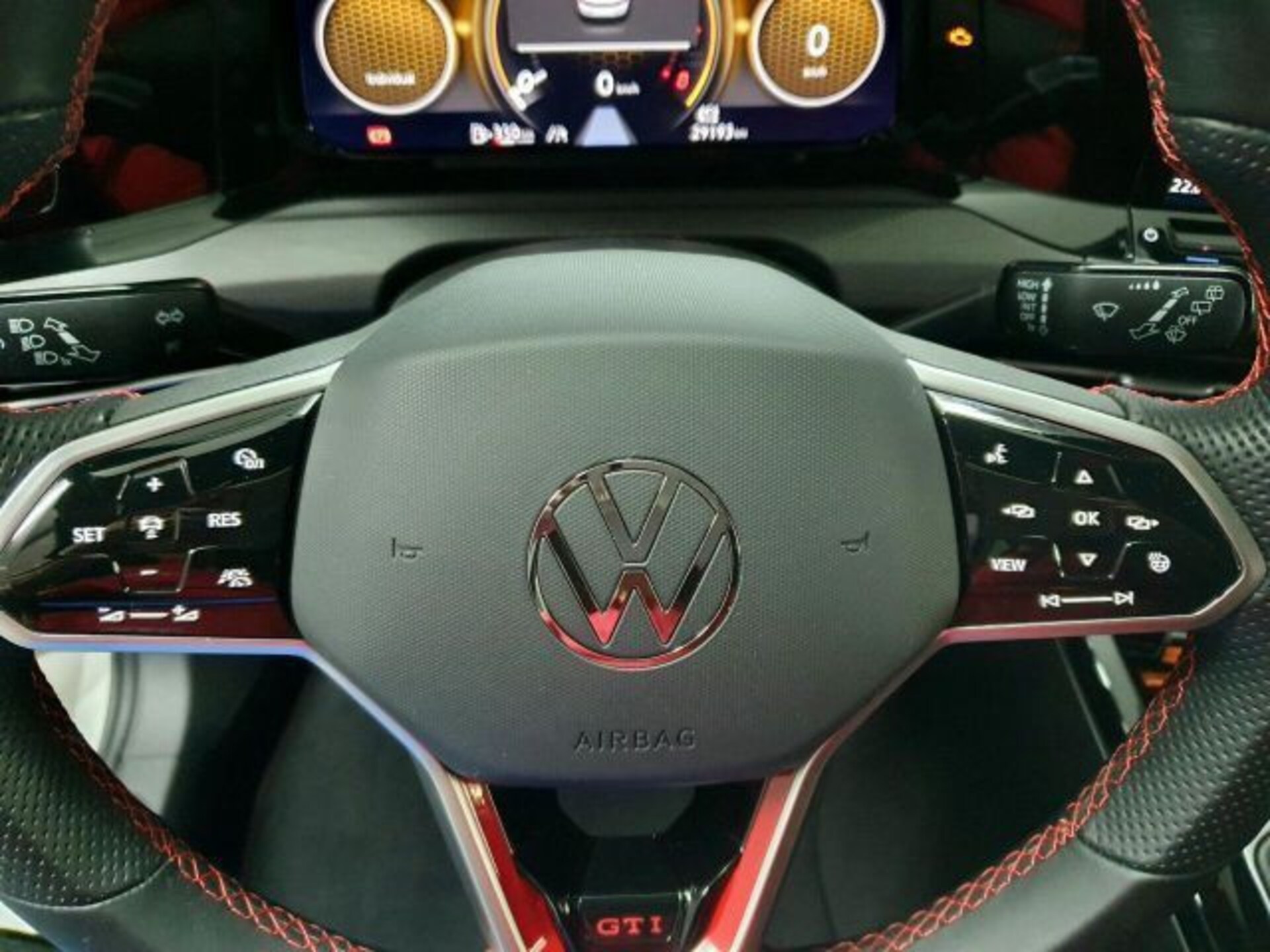 Volkswagen Golf GTI