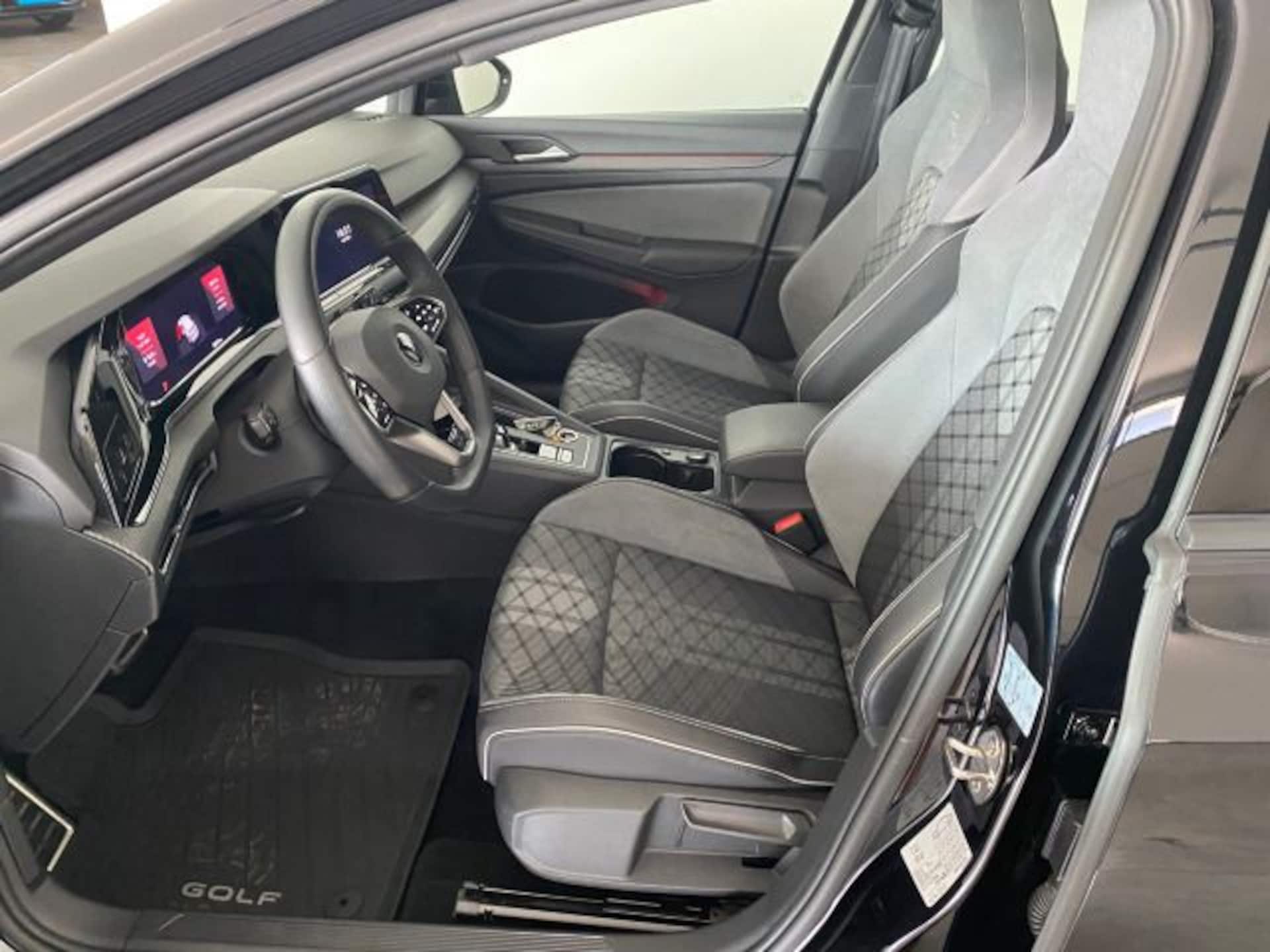 Volkswagen Golf R-Line