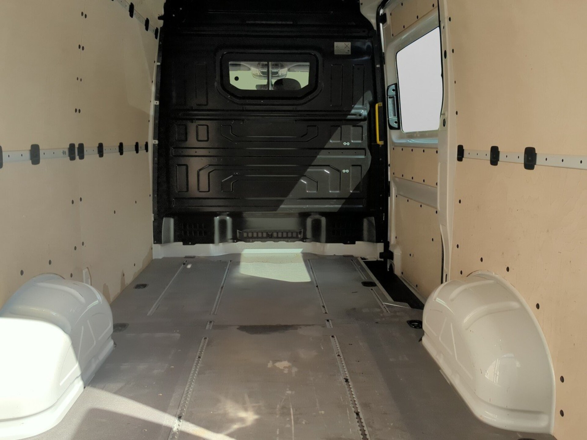 Volkswagen Crafter Kasten mittlerer Radstand