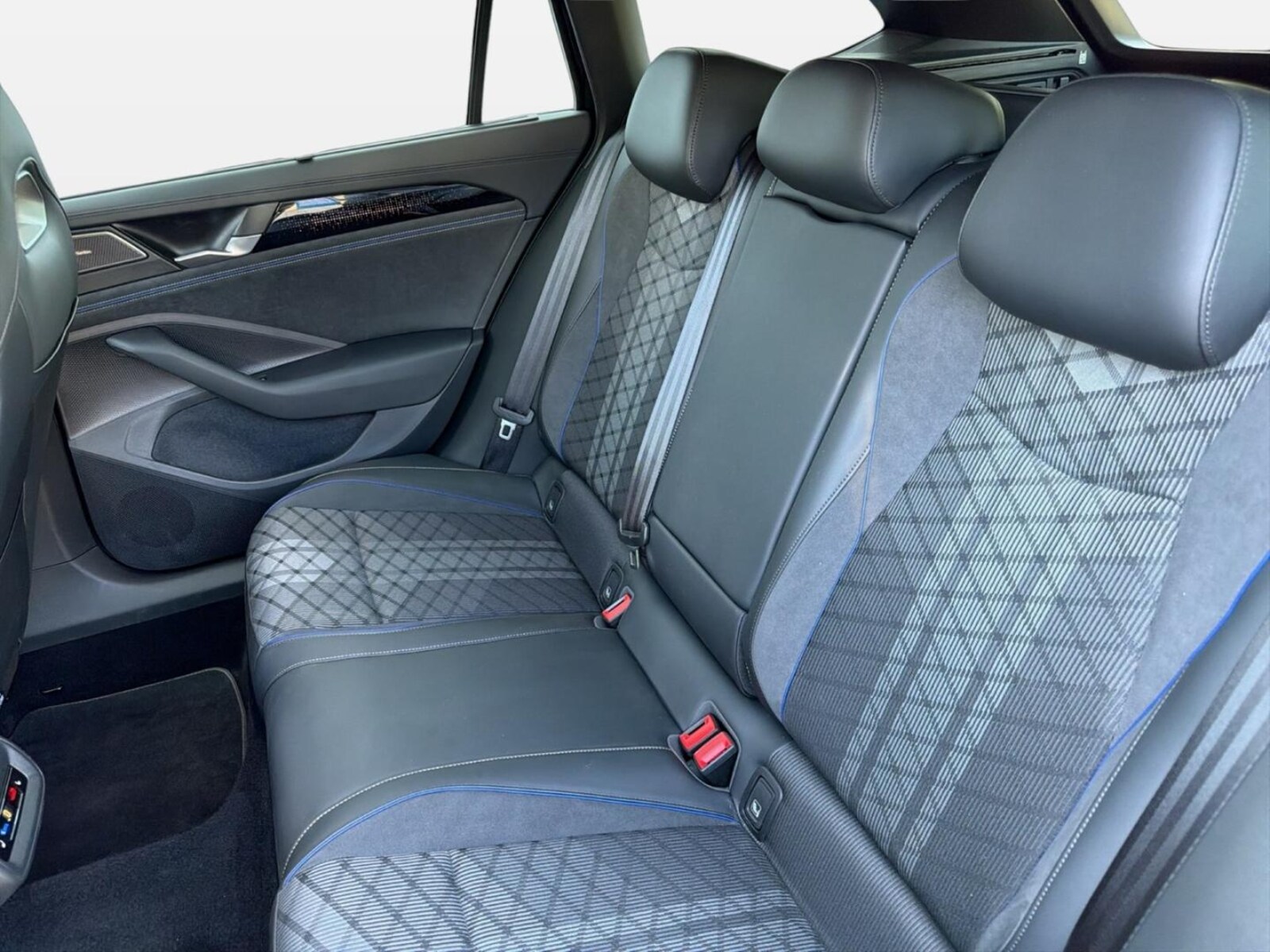 Volkswagen Passat – Bild 14