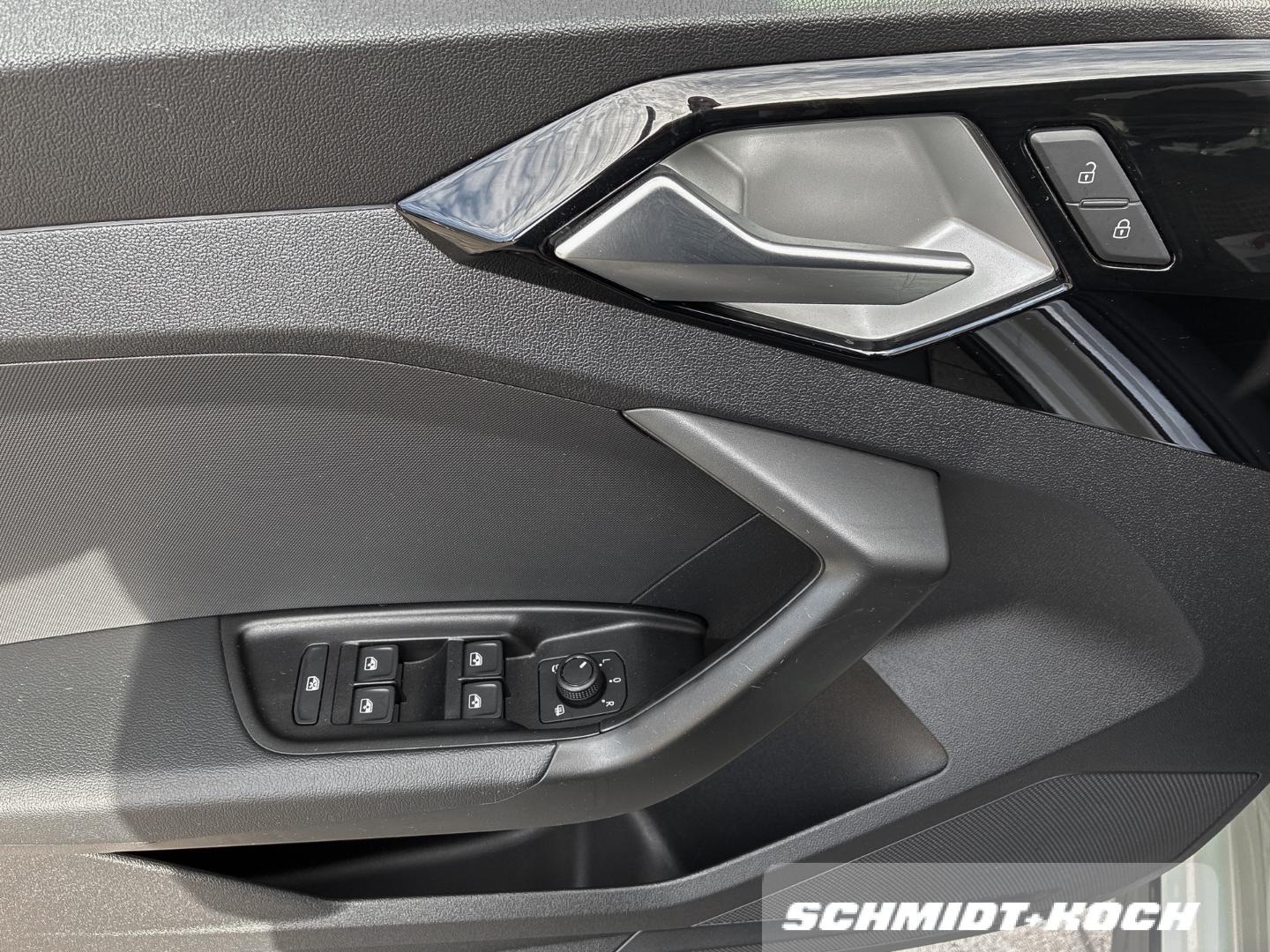 Bild über Audi A1 allstreet 30 TFSI Schaltgetriebe - für weitere Informationen kontaktieren Sie den Audi Partner
