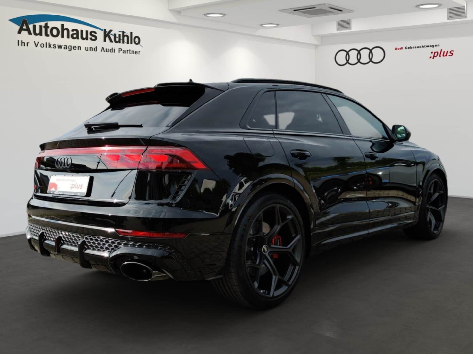 Audi RS Q8 SUV performance