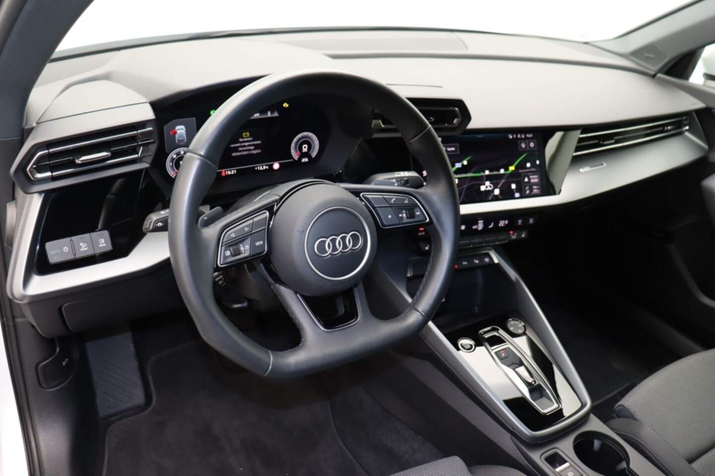Bild über Audi A3 Sportback 35 TDI S tronic - für weitere Informationen kontaktieren Sie den Audi Partner