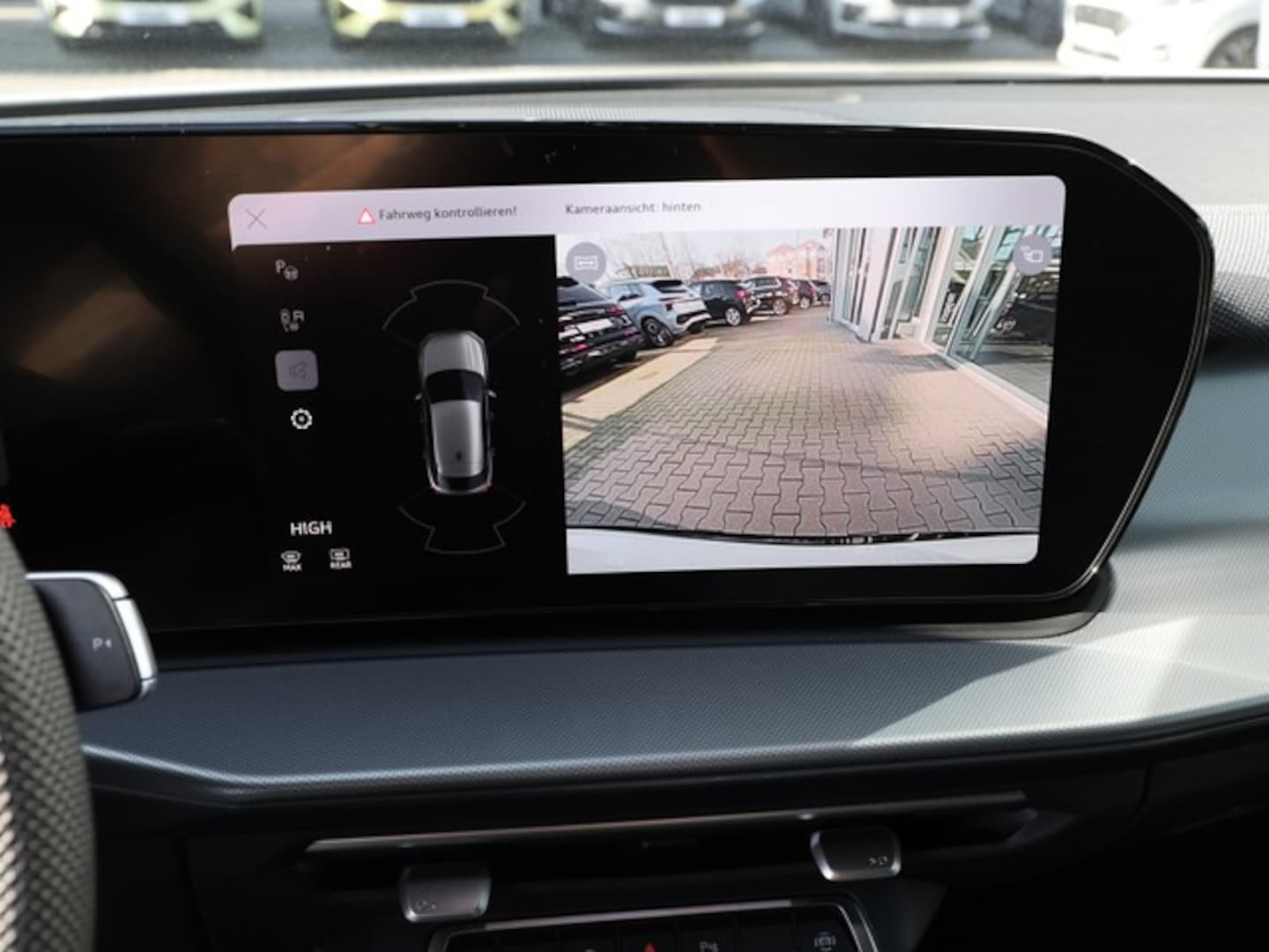 Bild über Audi Q3 Sportback TDI 110 kW S tronic - für weitere Informationen kontaktieren Sie den Audi Partner