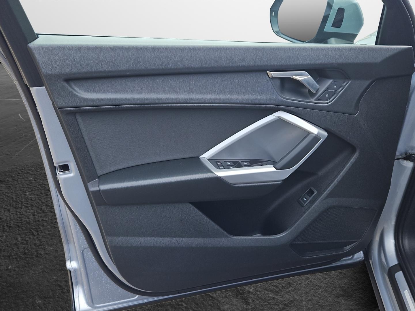 Bild über Audi Q3 TFSI 110 kW S tronic - für weitere Informationen kontaktieren Sie den Audi Partner