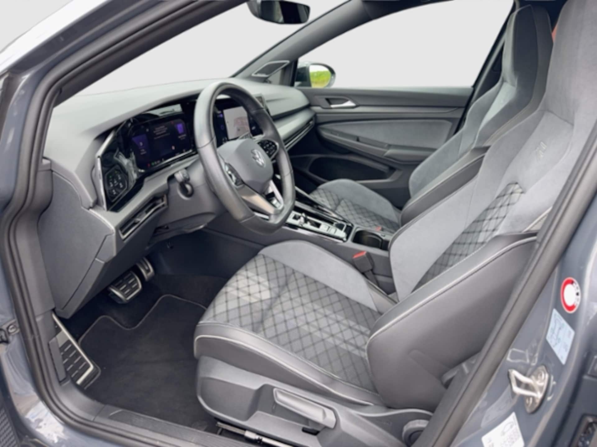 Volkswagen Golf R-Line