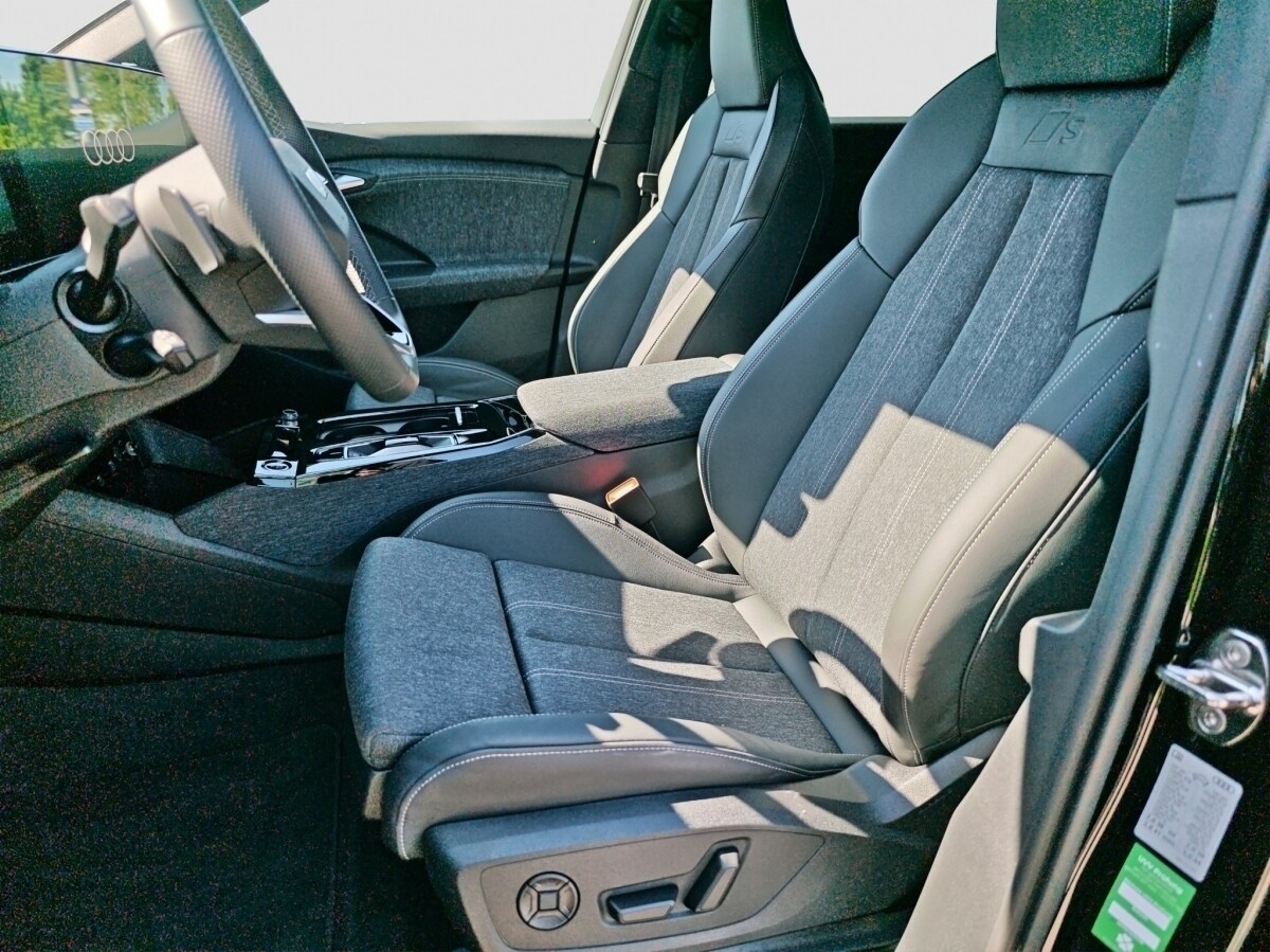Image about Audi Q6 SUV e-tron e-tron quattro
