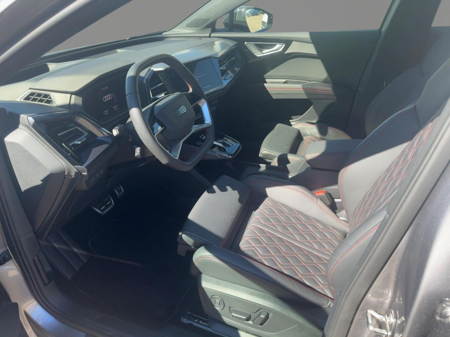 Bild über Audi Q4 Sportback e-tron 55 e-tron quattro - für weitere Informationen kontaktieren Sie den Audi Partner