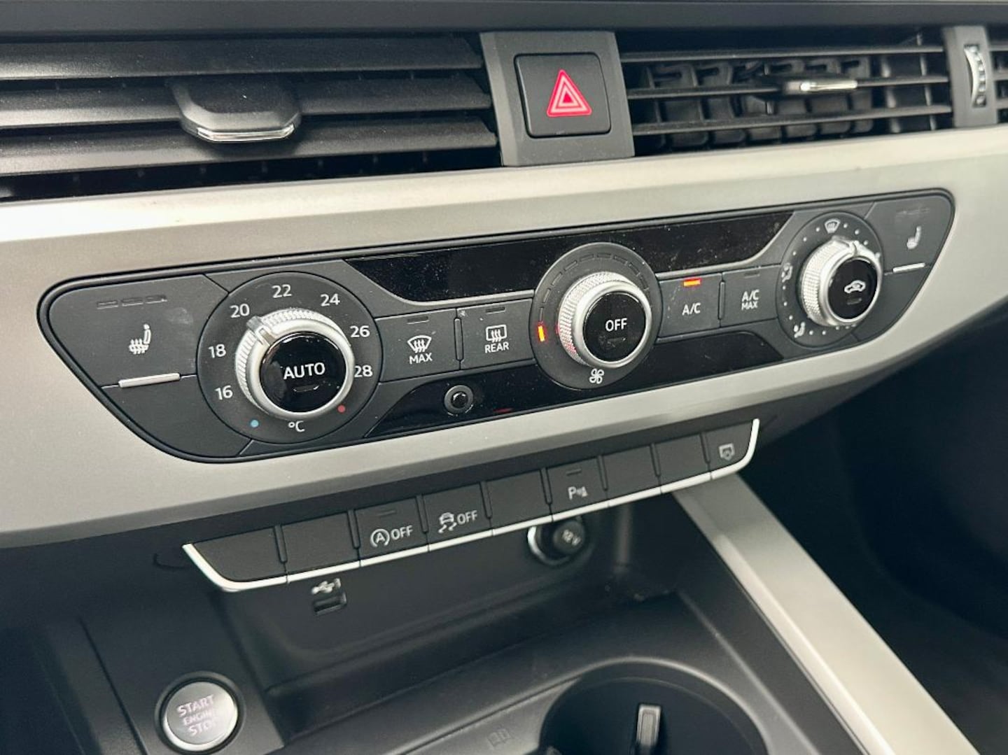 Bild über Audi A4 Avant advanced 35 TFSI S tronic - für weitere Informationen kontaktieren Sie den Audi Partner