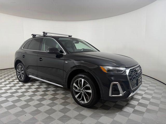 2023 Audi Q5 45 Premium Plus's photo
