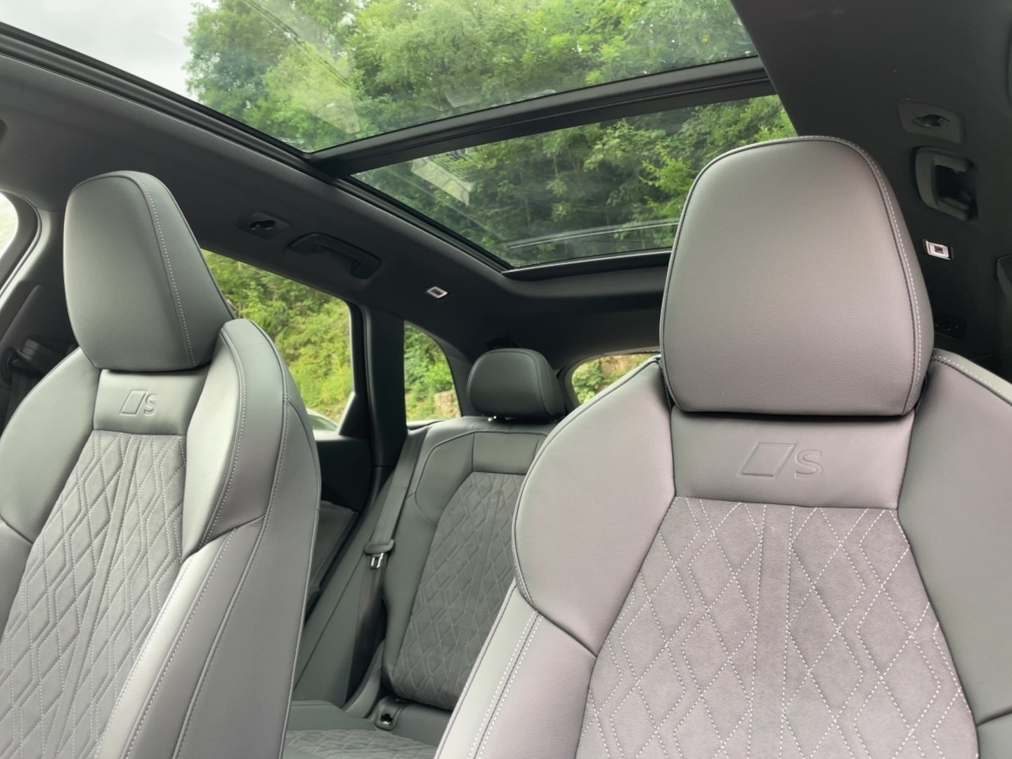 Bild über Audi Q5 SUV TFSI quattro 150 kW S tronic - für weitere Informationen kontaktieren Sie den Audi Partner