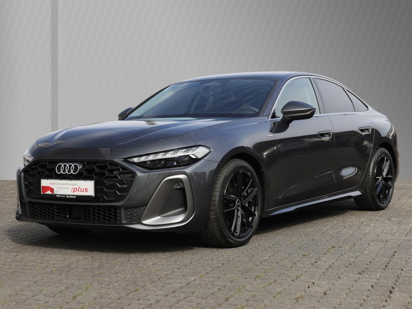 Bild über Audi A5 Limousine TFSI S tronic - für weitere Informationen kontaktieren Sie den Audi Partner