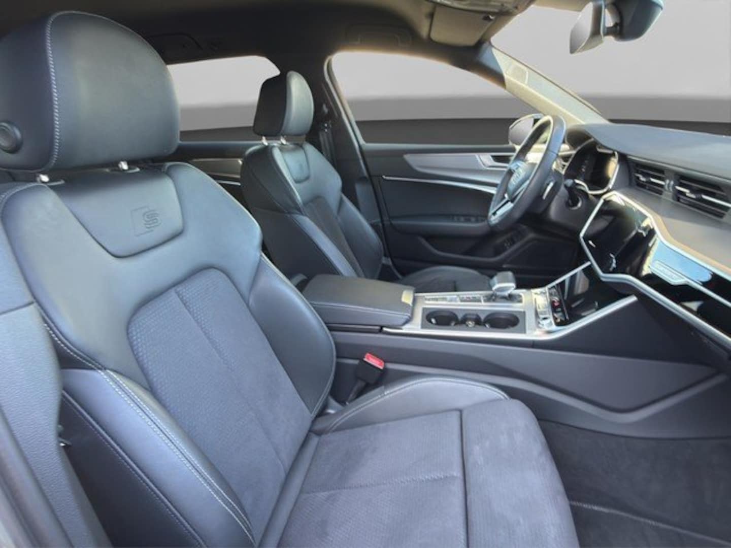 Bild über Audi A6 Avant TFSI e S line 55 TFSI e quattro S tronic - für weitere Informationen kontaktieren Sie den Audi Partner